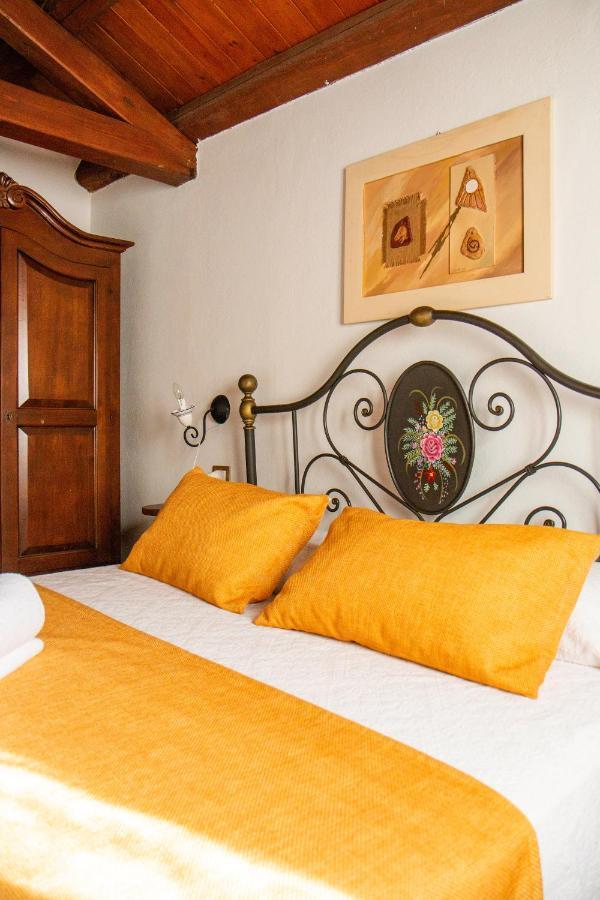 S'Ammentu House Hotel Bosa Ngoại thất bức ảnh