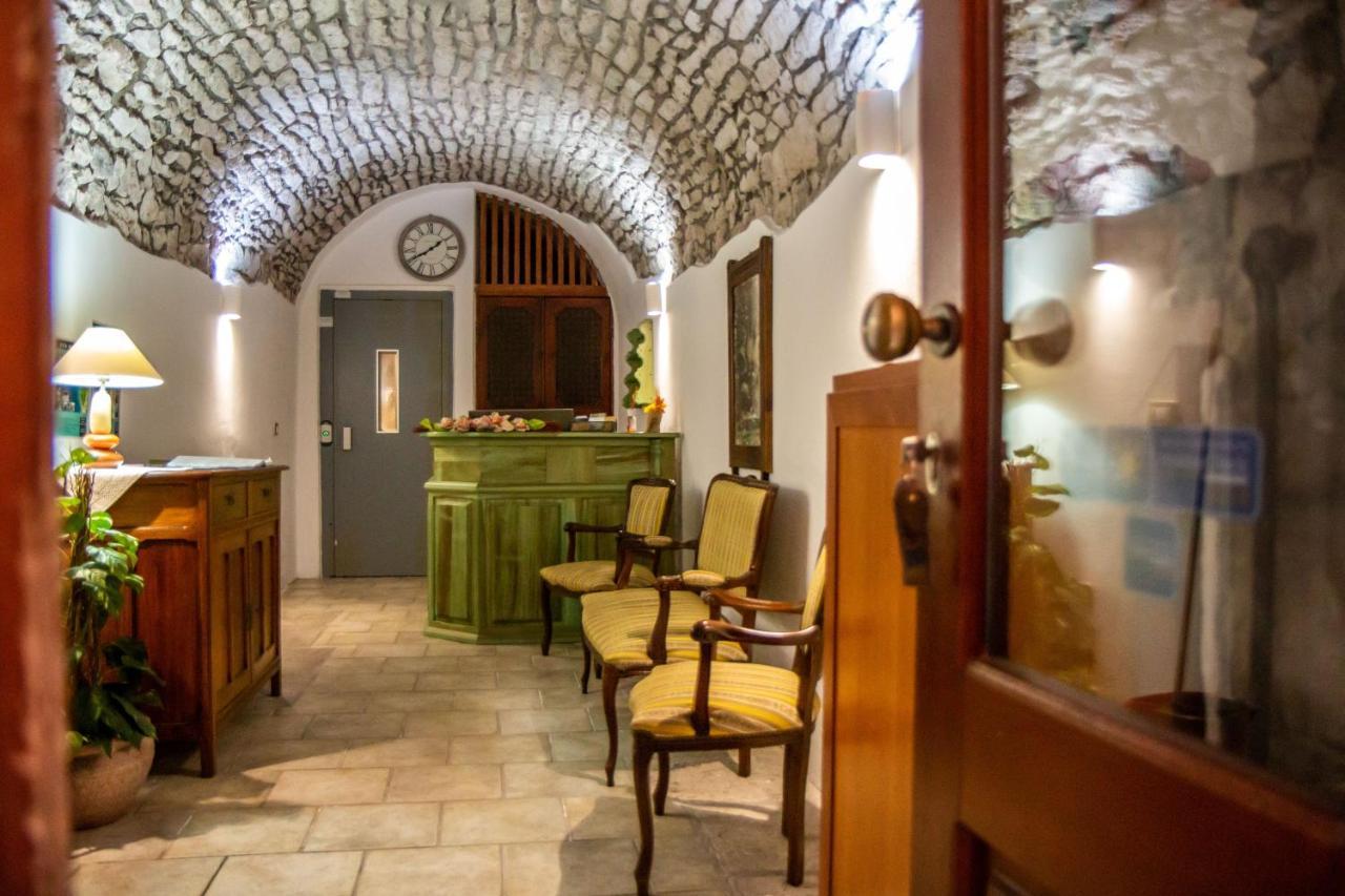 S'Ammentu House Hotel Bosa Ngoại thất bức ảnh