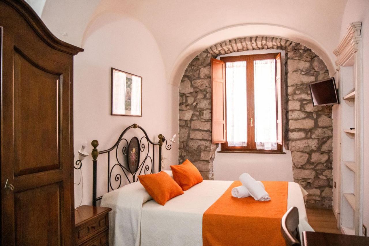 S'Ammentu House Hotel Bosa Ngoại thất bức ảnh