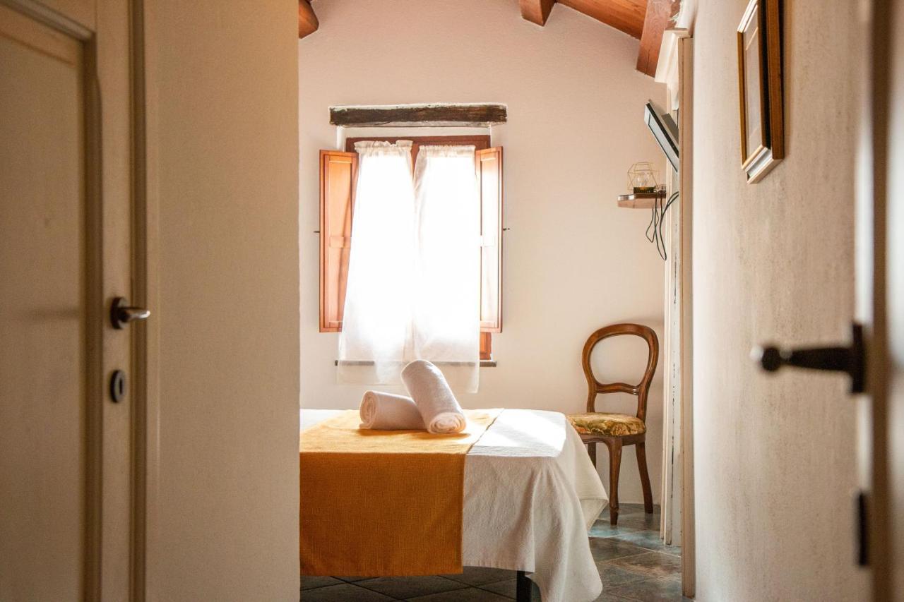S'Ammentu House Hotel Bosa Ngoại thất bức ảnh
