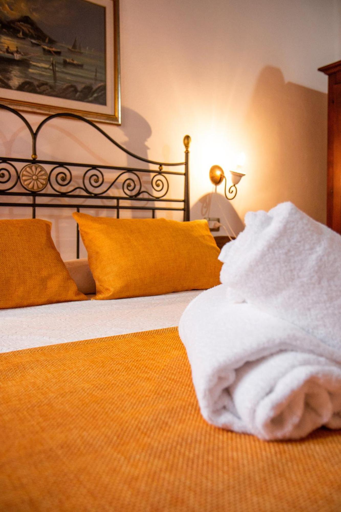 S'Ammentu House Hotel Bosa Ngoại thất bức ảnh