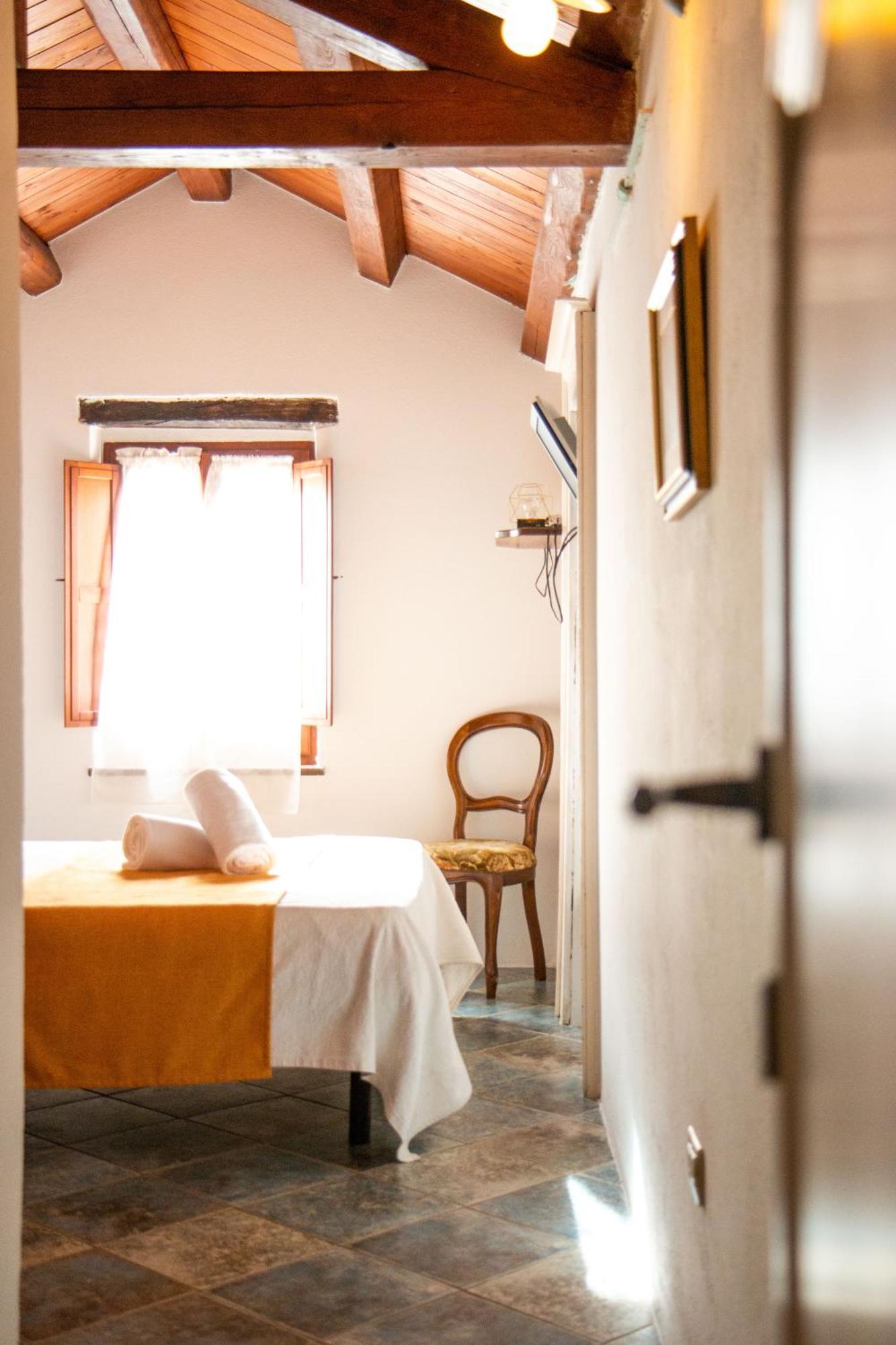 S'Ammentu House Hotel Bosa Ngoại thất bức ảnh